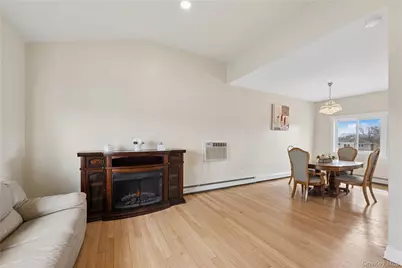 40 Scholar Lane, Commack, NY 11725 - Photo 7