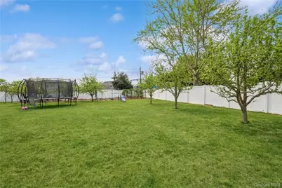 40 Scholar Lane, Commack, NY 11725 - Photo 41