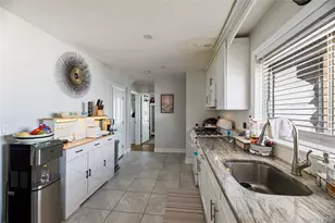 236 Maple Pl, Mineola, NY 11501 - Photo 11