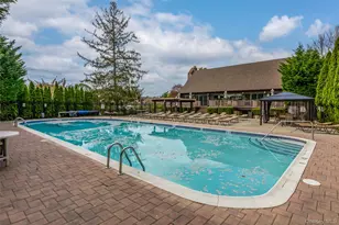 48 Southgate Cir, Massapequa Park, NY 11762 - Photo 37