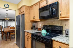 48 Southgate Cir, Massapequa Park, NY 11762 - Photo 5