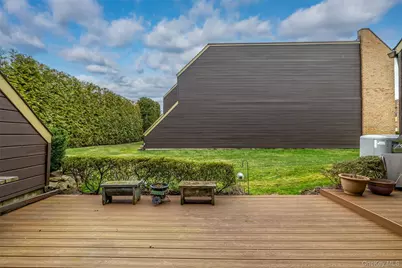 48 Southgate Circle, Massapequa Park, NY 11762 - Photo 27