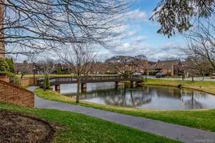 48 Southgate Cir, Massapequa Park, NY 11762 - Photo 33