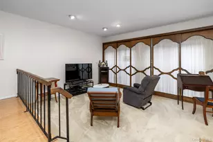 48 Southgate Cir, Massapequa Park, NY 11762 - Photo 11