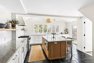 205 Fairview Ave, Montauk, NY 11954 - Photo 3