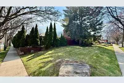 2807 157th Street, Flushing, NY 11354 - Photo 3