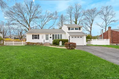 41 Peachtree Lane, Huntington Station, NY 11746 - Photo 1