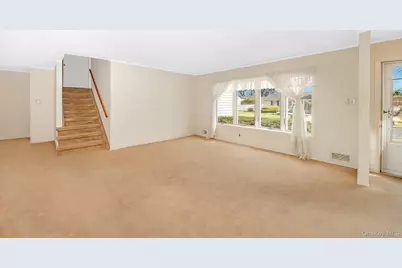 41 Peachtree Lane, Huntington Station, NY 11746 - Photo 7