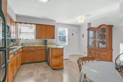 561 Logan Avenue, Bronx, NY 10465 - Photo 15