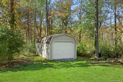 122 Harriman Road, Mount Kisco, NY 10549 - Photo 35