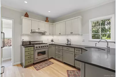 122 Harriman Road, Mount Kisco, NY 10549 - Photo 9