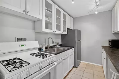 395 Westchester Avenue #2M, Port Chester, NY 10573 - Photo 13