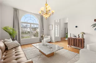 19 Trail Blazer Ct, Holbrook, NY 11741 - Photo 3