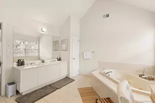 19 Trail Blazer Ct, Holbrook, NY 11741 - Photo 15