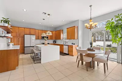 19 Trail Blazer Court, Holbrook, NY 11741 - Photo 5