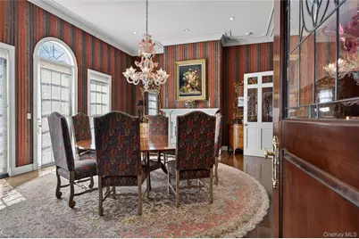 195 Feeks Lane, Locust Valley, NY 11560 - Photo 9