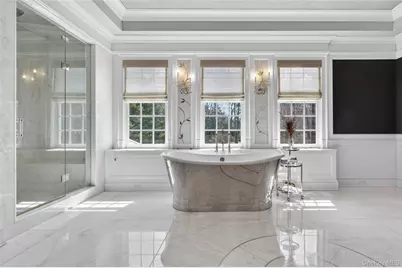 195 Feeks Lane, Locust Valley, NY 11560 - Photo 31