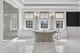 195 Feeks Ln, Locust Valley, NY 11560 - Photo 31
