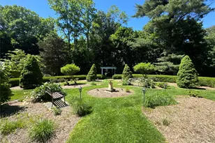 195 Feeks Ln, Locust Valley, NY 11560 - Photo 39