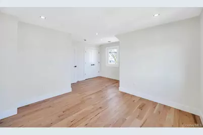 28 S Elm Street, Hicksville, NY 11801 - Photo 21