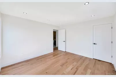 28 S Elm Street, Hicksville, NY 11801 - Photo 17