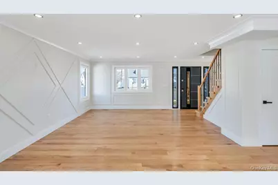 28 S Elm Street, Hicksville, NY 11801 - Photo 13