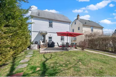 192 Broad Street, Williston Park, NY 11596 - Photo 33