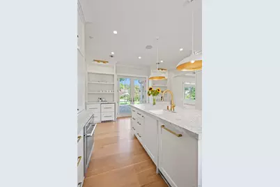 2 Pheasant Run, Great Neck, NY 11024 - Photo 5