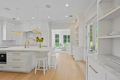 2 Pheasant Run, Great Neck, NY 11024 - Photo 3