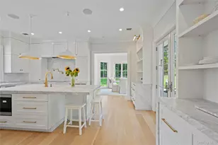 2 Pheasant Run, Great Neck, NY 11024 - Photo 3