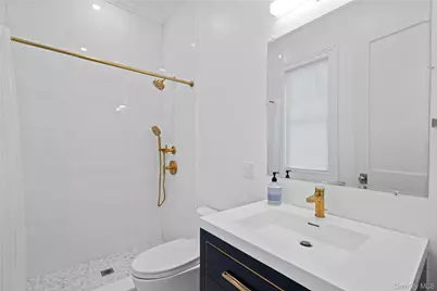 2 Pheasant Run, Great Neck, NY 11024 - Photo 7