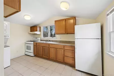 1278 W Main Street, Riverhead, NY 11901 - Photo 5