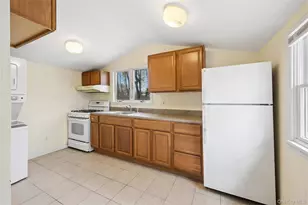 1278 W Main St, Riverhead, NY 11901 - Photo 5