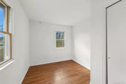 1278 W Main Street, Riverhead, NY 11901 - Photo 3