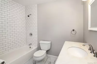 20-22 Broadlawn Drive, Central Islip, NY 11722 - Photo 33