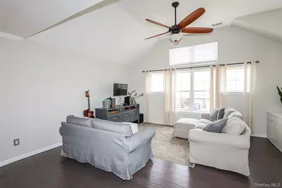 20-22 Broadlawn Drive, Central Islip, NY 11722 - Photo 5