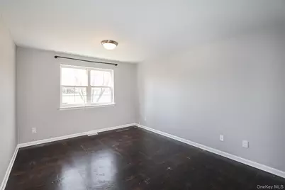 20-22 Broadlawn Drive, Central Islip, NY 11722 - Photo 31