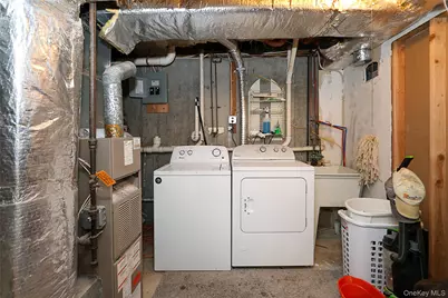 20-22 Broadlawn Drive, Central Islip, NY 11722 - Photo 41