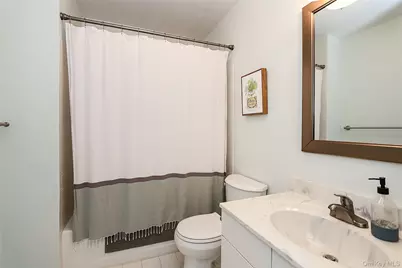 20-22 Broadlawn Drive, Central Islip, NY 11722 - Photo 19