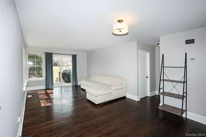 20-22 Broadlawn Drive, Central Islip, NY 11722 - Photo 21