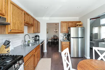 20-22 Broadlawn Drive, Central Islip, NY 11722 - Photo 13