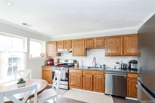 2022 Broadlawn Dr, Central Islip, NY 11722 - Photo 11