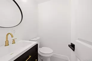 8 Hunt Ave, Yonkers, NY 10710 - Photo 13