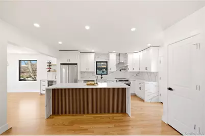 8 Hunt Avenue, Yonkers, NY 10710 - Photo 9