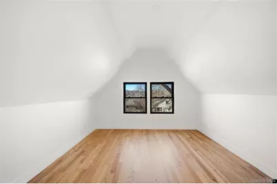 8 Hunt Avenue, Yonkers, NY 10710 - Photo 23