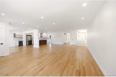 8 Hunt Avenue, Yonkers, NY 10710 - Photo 5