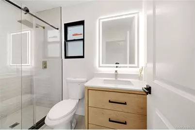 8 Hunt Avenue, Yonkers, NY 10710 - Photo 15