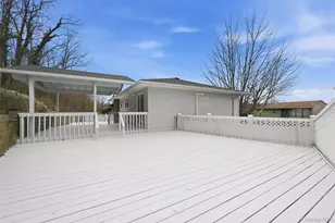 9 Harmony Ln, Glen Cove, NY 11542 - Photo 19