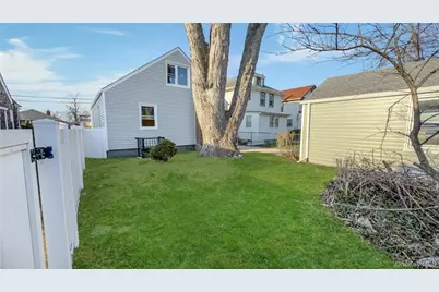 224 Windsor Parkway, Hempstead, NY 11550 - Photo 35