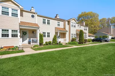 19 Paine Commons #19, Yaphank, NY 11980 - Photo 3
